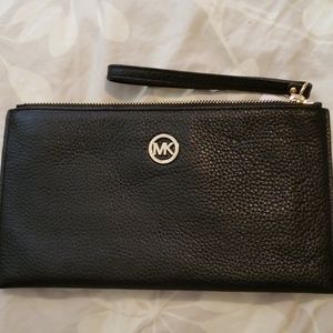 Michael kors clutch